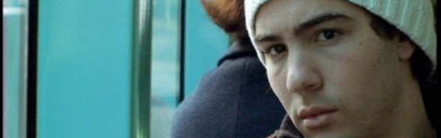 Réalisé par Cyril Mennegun


 « Pourquoi je fais des études ? » « Parce que...