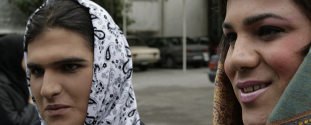 Transsexuels en Iran Réalisé par Tanaz Eshaghian
En république Islamique d’Iran, un pays aux mœurs strictes et aux valeurs...