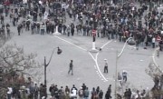 Sur place Réalisé par Justine Triet
Filmé entre la foule et la hauteur d’une fenêtre voisine, « Sur...